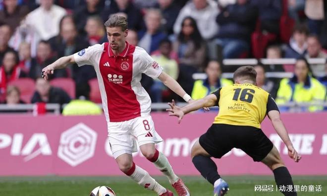 阿贾克斯连续三轮不败,状态神勇 阿贾克斯连续三轮不败,状态神勇