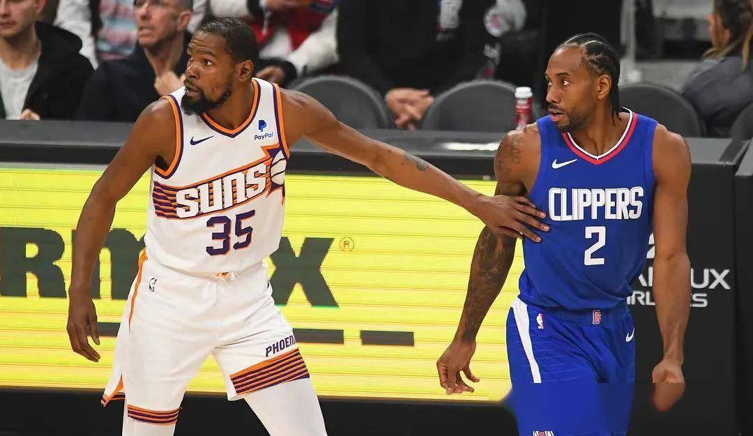 快船核心光芒四射，得分带领球队胜利