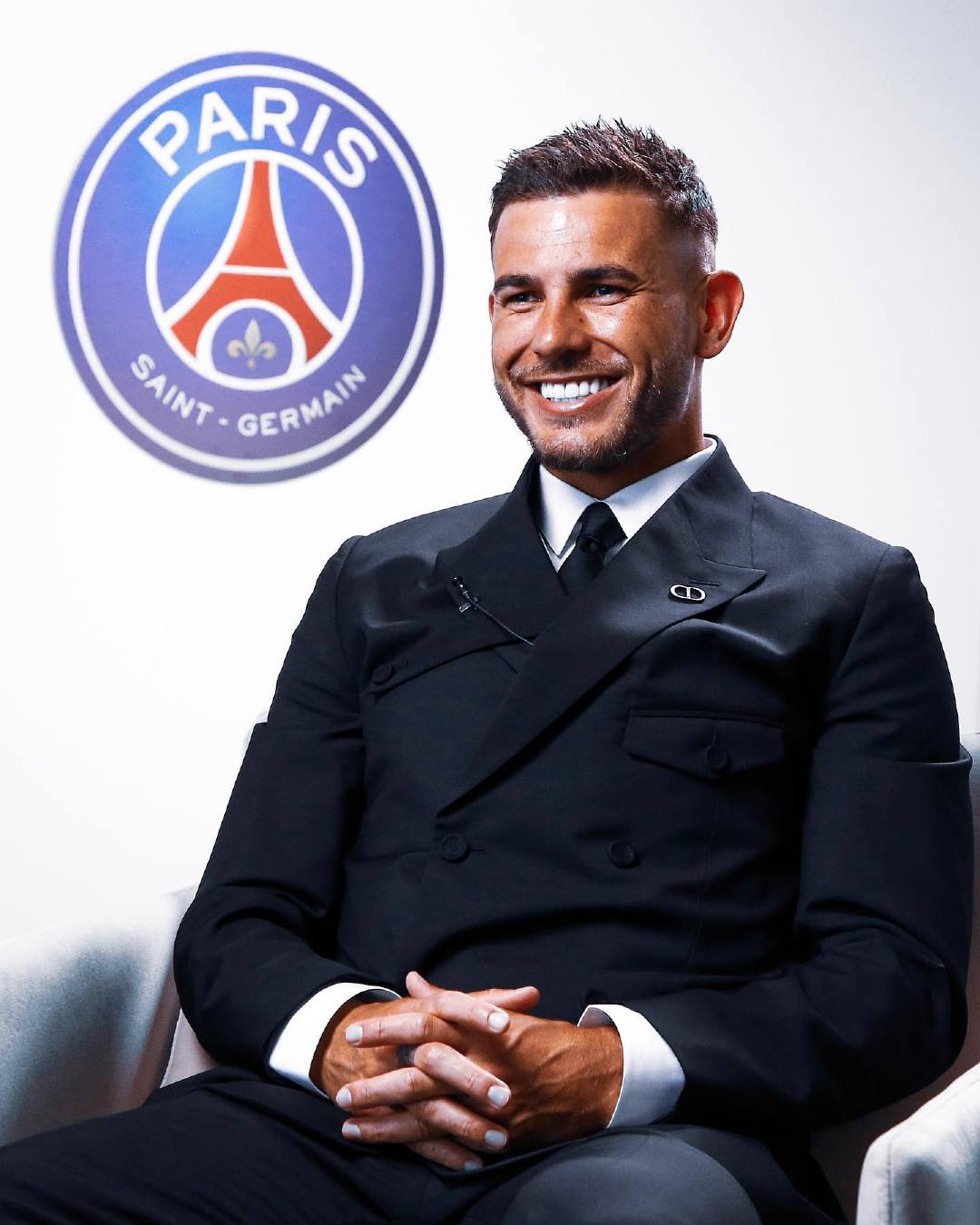 巴西队主帅荷兰德斯表态：球员状态良好的简单介绍