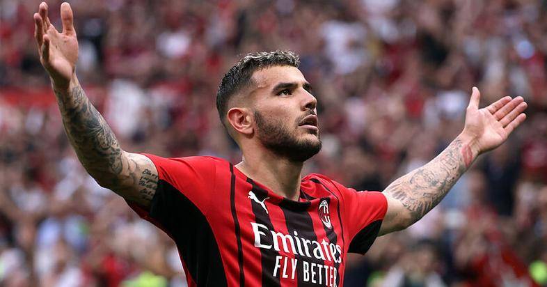 AC米兰双撂巴黎，签下失宠前锋的简单介绍