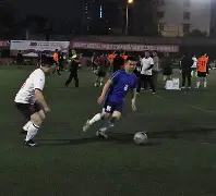 赛场风云聚焦，口水战引发狂潮