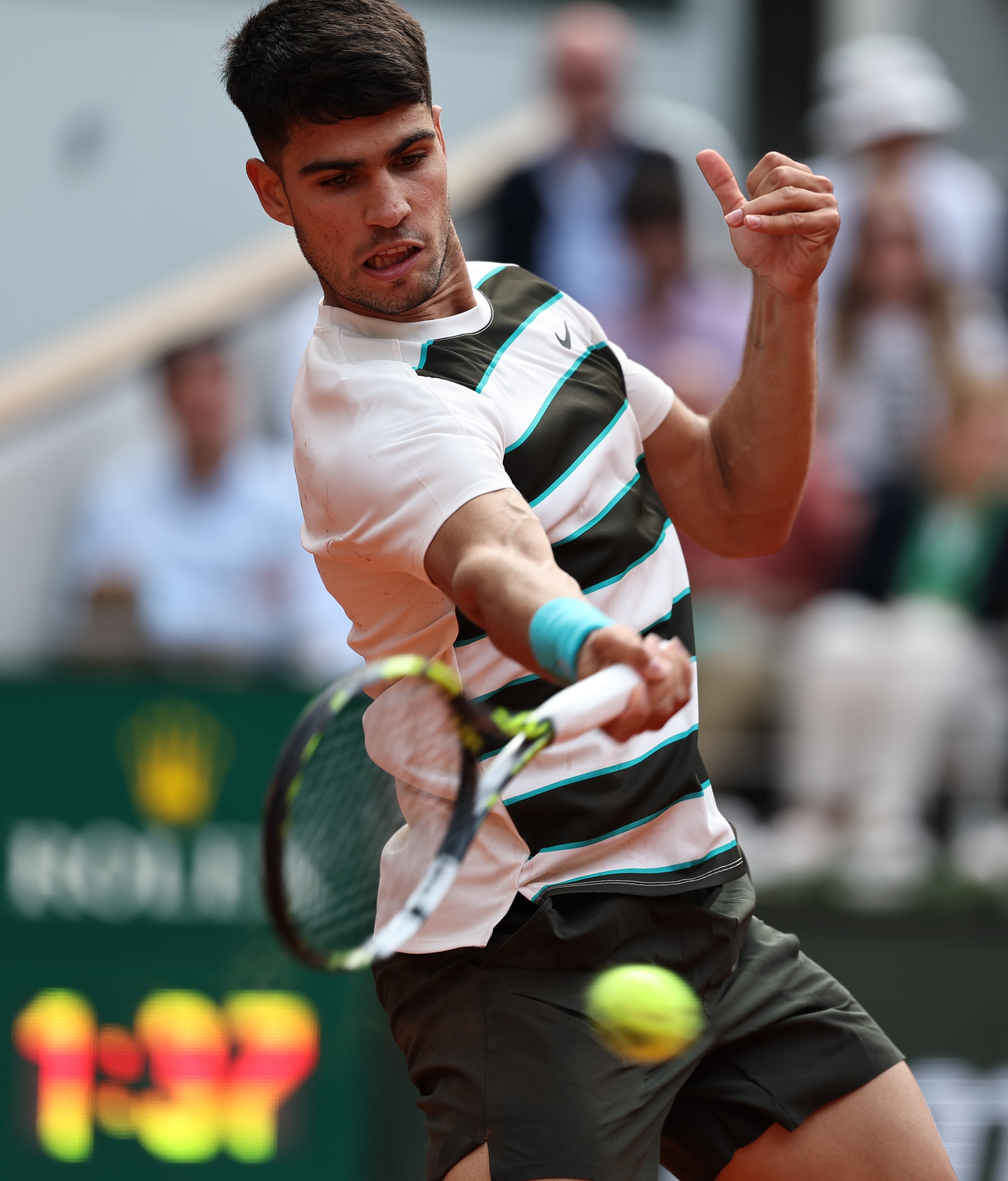 包含澳大利亚网球队强势世界网球队，阿尔卡拉斯制霸全场的词条