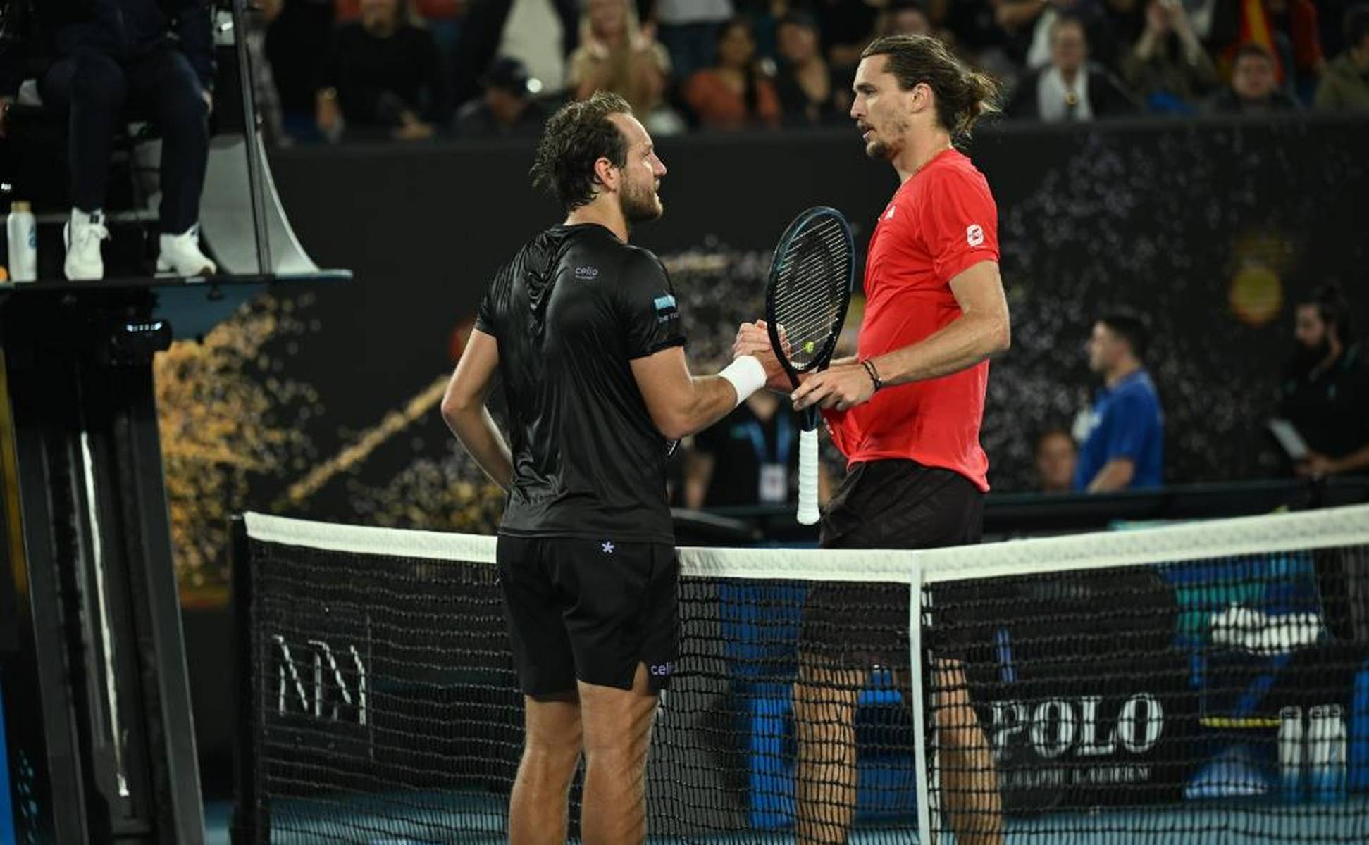 意大利网球队鏖战澳大利亚网球队，兹维列夫送出助攻