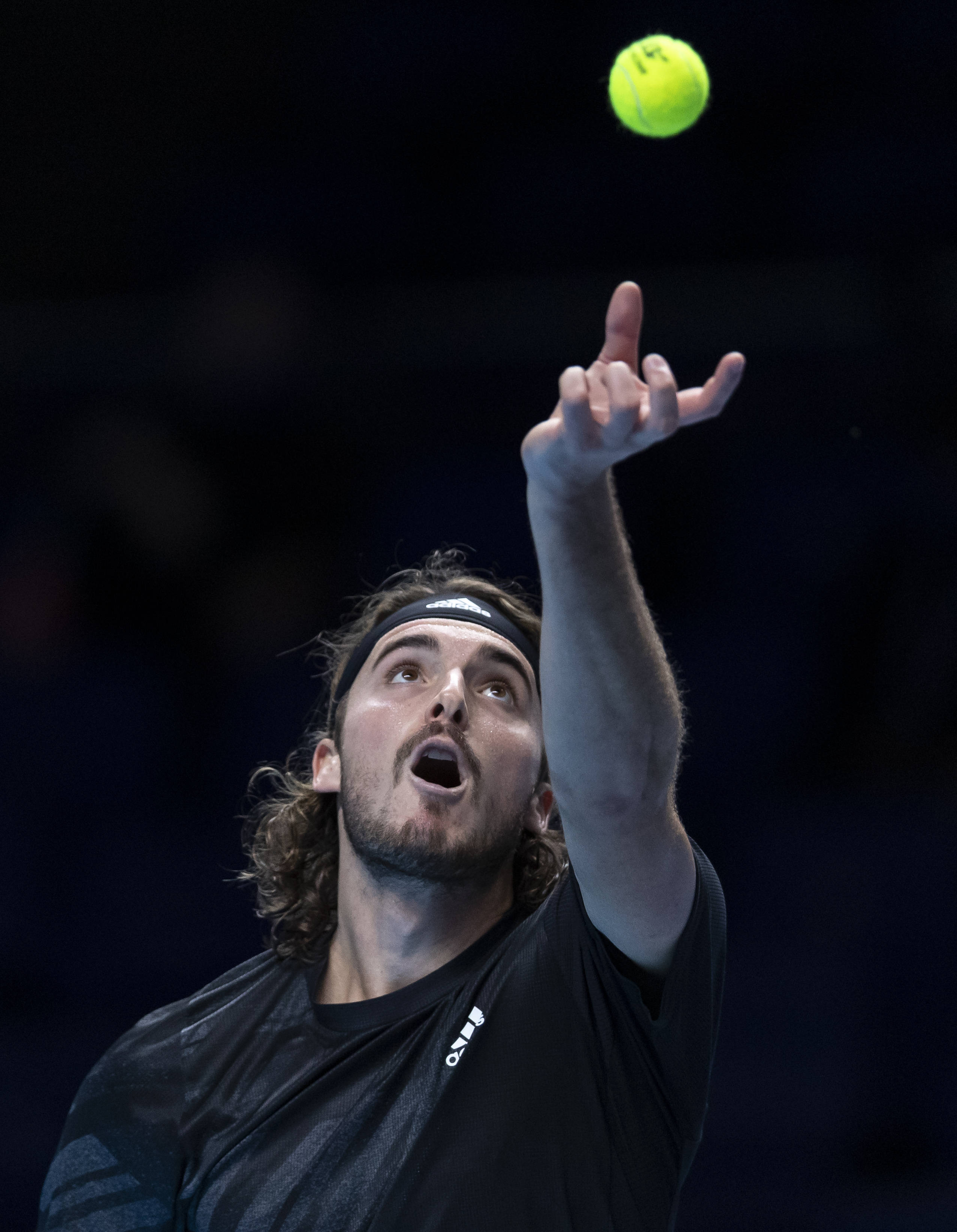 德国网球队绝杀日本网球队，西西帕斯打破历史纪录的简单介绍