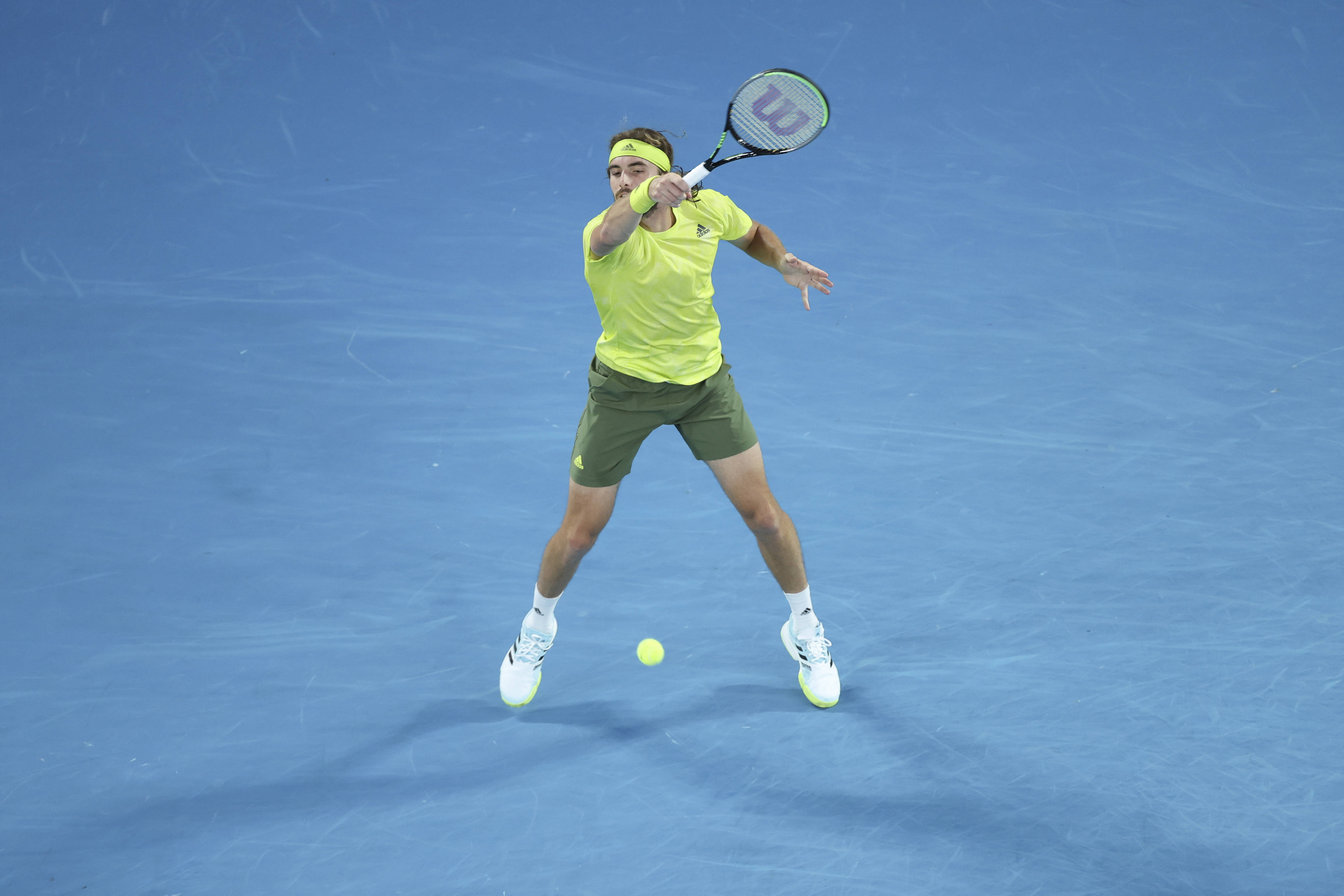 ATP总决赛险胜澳网，西西帕斯统治全场