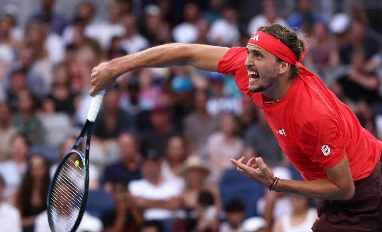 法网轻取澳网,兹维列夫带队取胜 法网轻取澳网,兹维列夫带队取胜