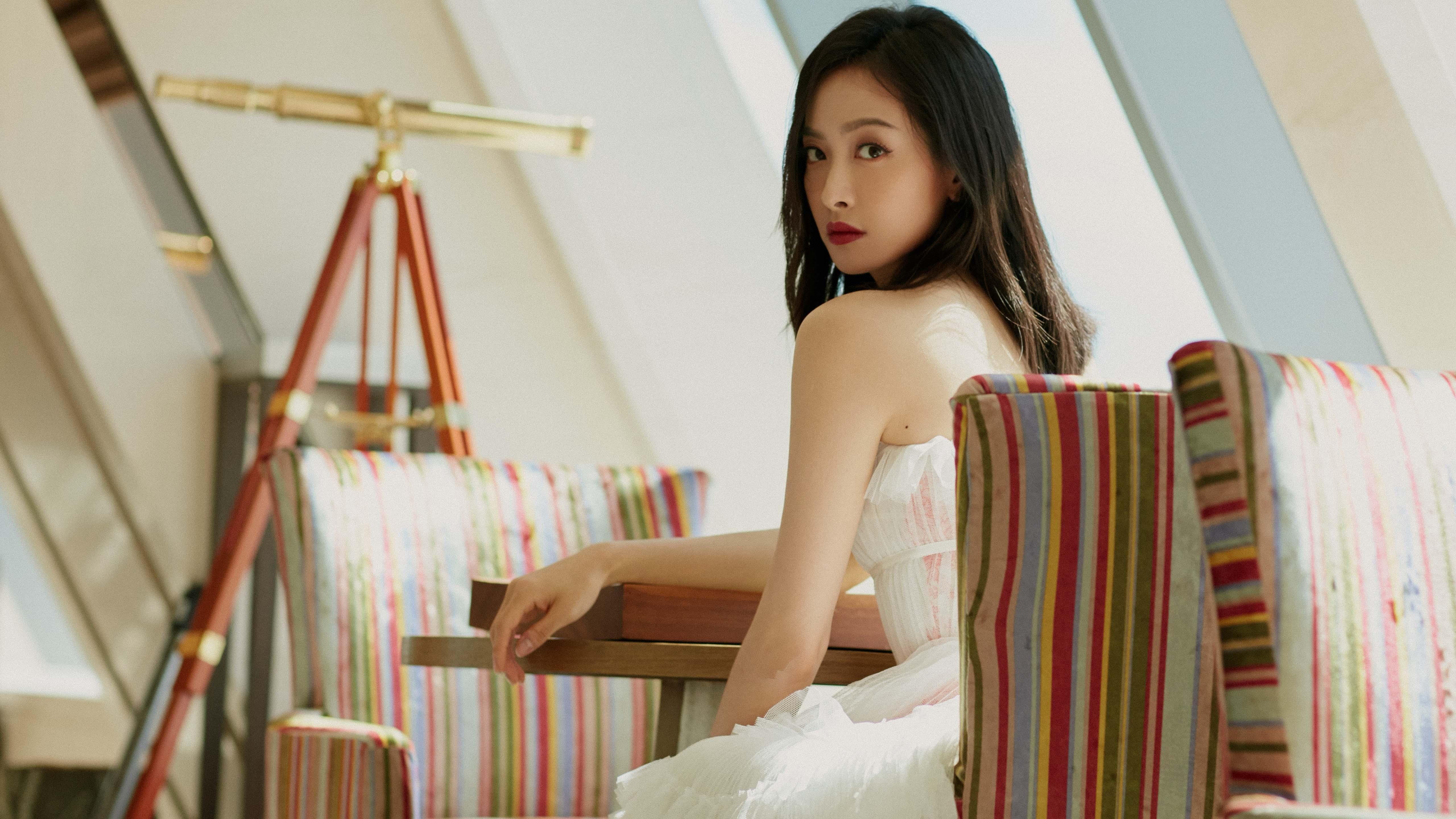 绿茵场上的传奇交响，苏格兰踏平巴拉圭与本泽马欧冠淘汰赛的统治时刻