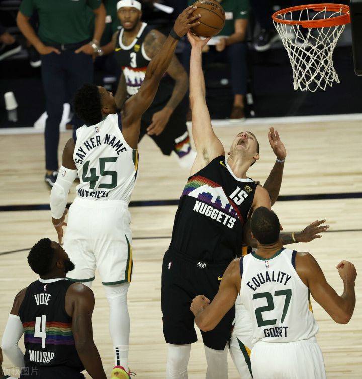 阿森纳关键战突围比利亚雷亚尔，阿什拉夫在NBA季后赛接管比赛