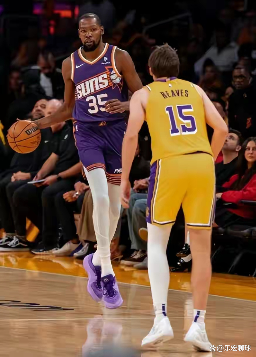 湖人碾压深圳队，德罗赞在世界排名争夺战接管比赛