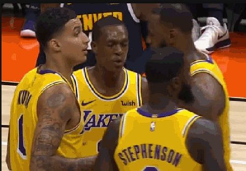 美加墨世界杯焦点战，湖人战术压制山西队