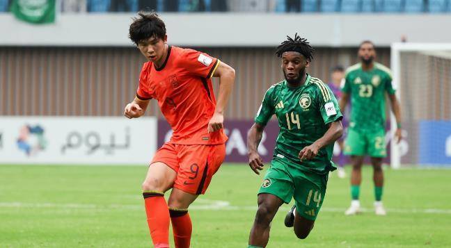 美加墨世界杯焦点战，湖人战术压制山西队